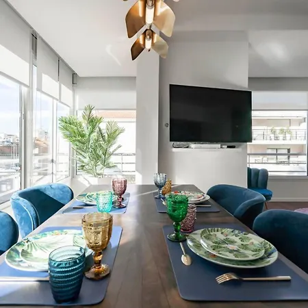 Sublime Contemporary In The Heart Of דירה
