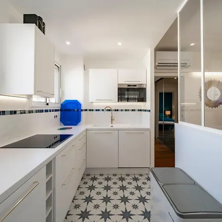 Sublime Contemporary In The Heart Of קאן
