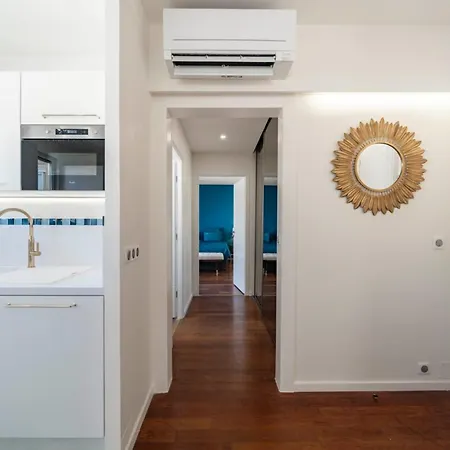 Sublime Contemporary In The Heart Of דירה